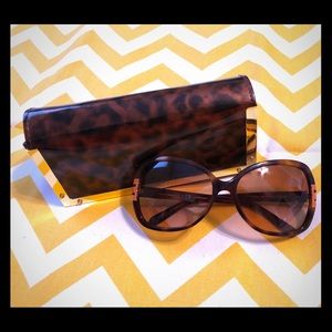 Tory Burch sunglasses in excellent condition!